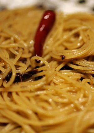白と黒のダブルにんにくペペロンチーノ-レシピのメイン写真