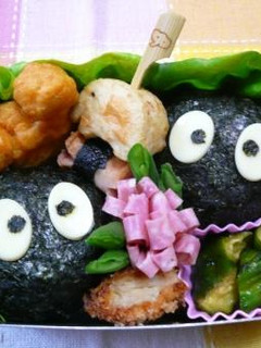 まっくろくろすけべんとう*キャラ弁*-レシピのメイン写真