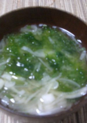 新物あおさと新たまねぎのお味噌汁-レシピのメイン写真