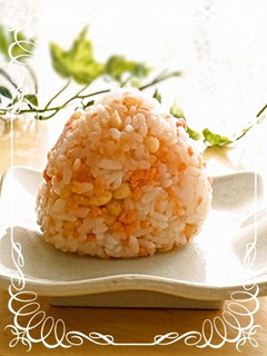 ☆天かすのおにぎり☆鮭フレーク入り-レシピのメイン写真