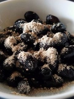 黒豆煮のはったい粉がけ-レシピのメイン写真