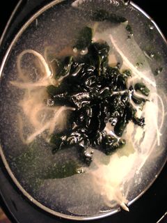 簡単:即席:大根のツマとワカメのスープ-レシピのメイン写真