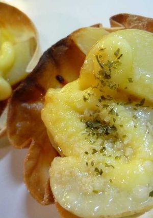 餃子の皮でパリパリ☆カップピザ その2-レシピのメイン写真