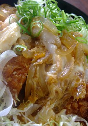 楽ちん♪すき焼きのタレでキャベツ盛かつ丼-レシピのメイン写真