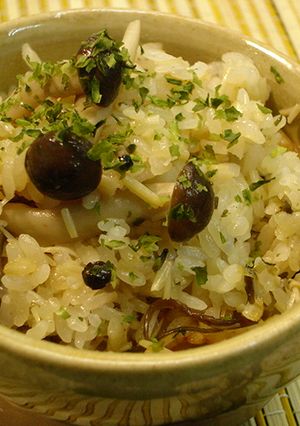 材料３つだけ！きのこの炊き込みご飯-レシピのメイン写真