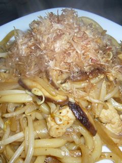 焼き肉のたれを使った焼きうどん-レシピのメイン写真
