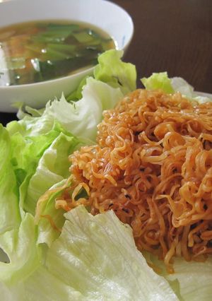 チキンラーメンdeスープとサラダ-レシピのメイン写真