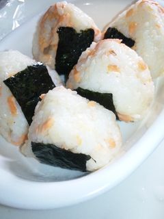 ☆鮭マヨおにぎり☆-レシピのメイン写真
