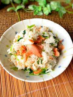 お酒でサッパリ♪鮭と三つ葉の混ぜご飯-レシピのメイン写真