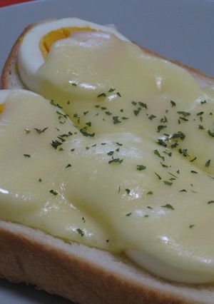 簡単朝ごはん♪タマヨチーズトースト♪-レシピのメイン写真