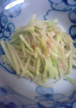 ブロッコリーの茎を梅和えに-レシピのメイン写真