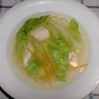 レタスとぷるぷるお肉の、コンソメスープ
