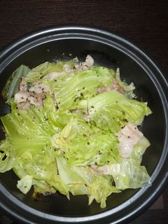 キャベツと豚肉の蒸し焼き☆タジン鍋で♪-レシピのメイン写真