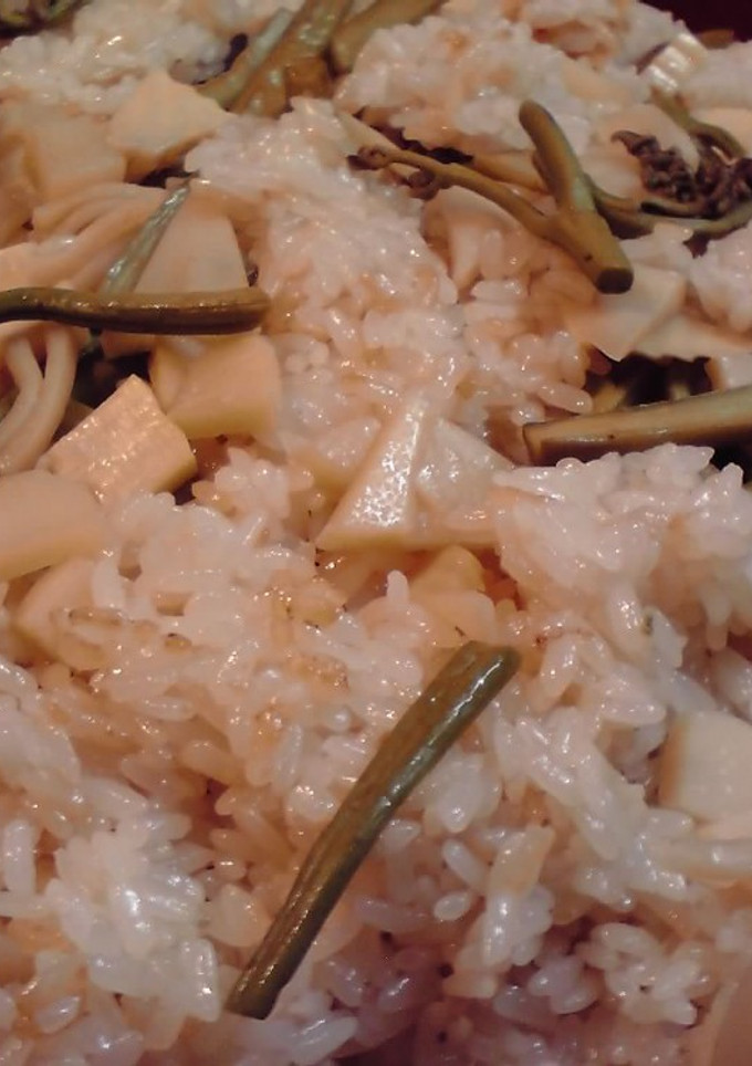 炊飯器で筍とわらびの炊き込みおこわ♪-レシピのメイン写真