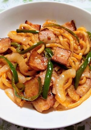 簡単昼食・今日の夕飯ナポリタン焼きうどん-レシピのメイン写真