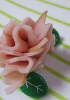 ハムでカーネーションのお花✿-レシピのメイン写真