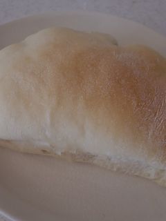 白いクリームパン(レーズン入り)-レシピのメイン写真