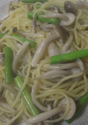 アスパラとしめじのにんにく風パスタ-レシピのメイン写真