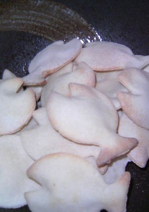 残った餃子の皮ＤＥおっとっと風クラッカー-レシピのメイン写真