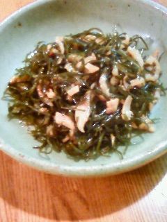 鶏皮と刻み昆布のしょうが炒め-レシピのメイン写真