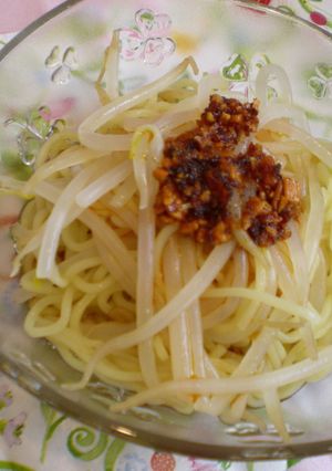 もやし冷やし中華　食べるラー油をかけて-レシピのメイン写真