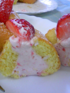 いちごたっぷりの♡おてがるショートケーキ-レシピのメイン写真