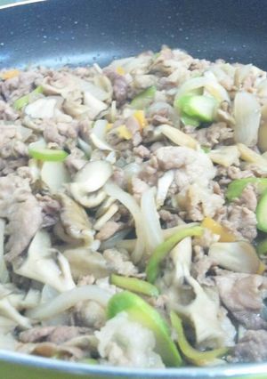 □■豚肉とアスパラとまいたけの炒め物■□-レシピのメイン写真