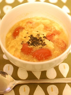 美容にグッ!トマトと卵のお味噌汁-レシピのメイン写真