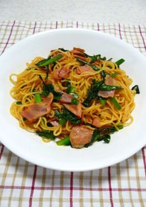**韮とベーコンのキムチ焼きそば**-レシピのメイン写真