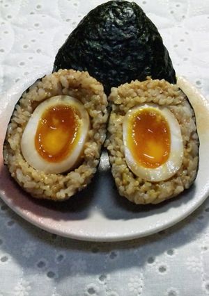 半熟煮玉子♡おにぎり-レシピのメイン写真