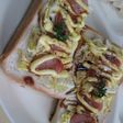 ウインナーで☆照り焼きチキン風トースト