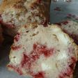 苺とクリームチーズのパウンドケーキ
