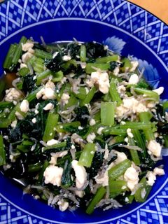 定番☆小松菜とじゃこと豆腐の炒り煮-レシピのメイン写真