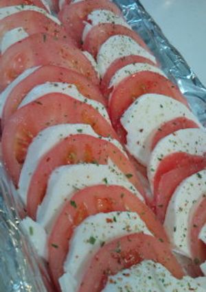 ＢＢＱのおともに　トマトの『カプレーゼ』-レシピのメイン写真