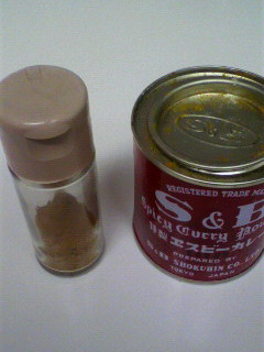 お弁当作りに便利。カレー粉はコショー瓶に-レシピのメイン写真