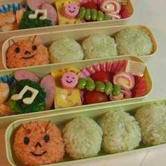 รูปของ あおむし君弁当