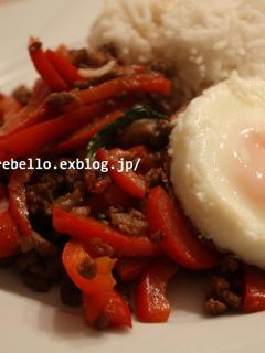 ガッパオ☆豚挽き肉とパプリカの炒めご飯-レシピのメイン写真