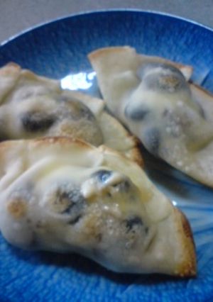 餃子の皮で黒豆包み。-レシピのメイン写真