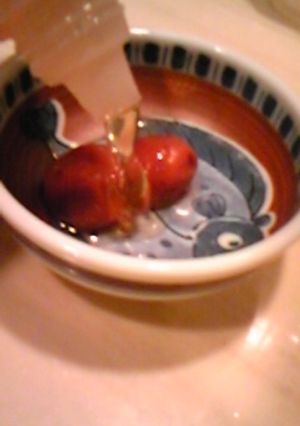 梅干しに蜂蜜かけるだけ☆〜あんず飴風〜-レシピのメイン写真