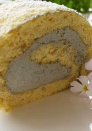 黒ごまロールケーキ-レシピのメイン写真
