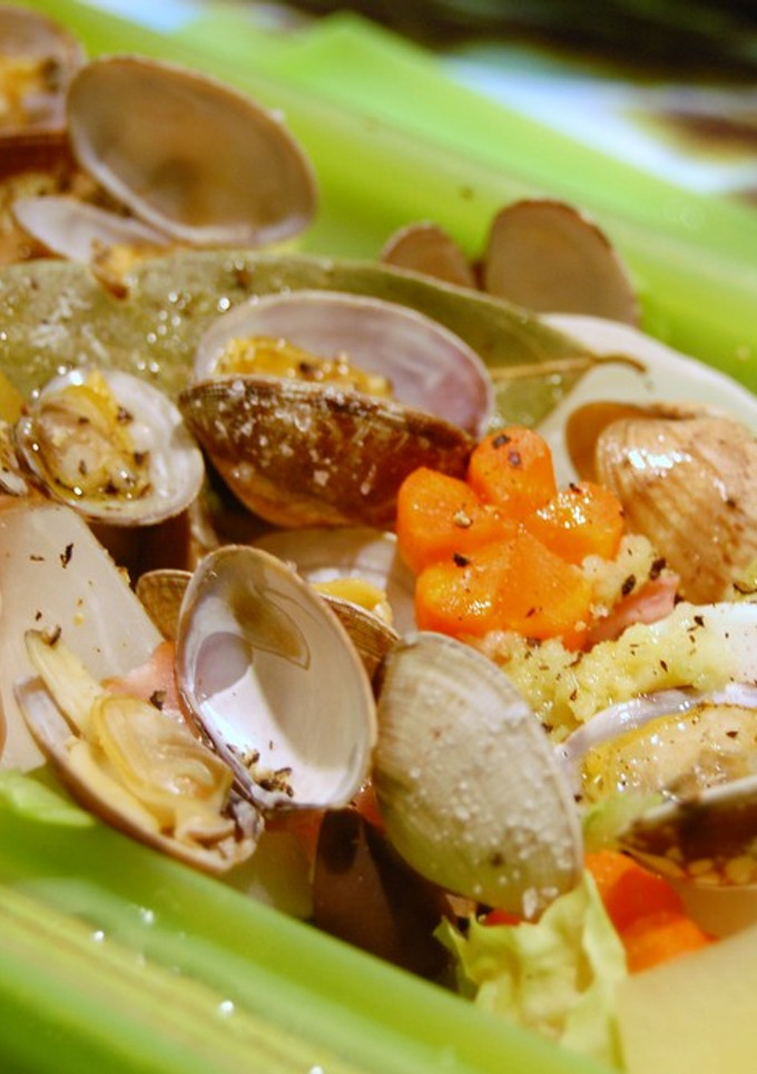 ルクエで♪あさりベーコンの野菜蒸し♪-レシピのメイン写真