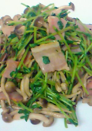 豆苗、ベーコン、しめじの炒め物-レシピのメイン写真