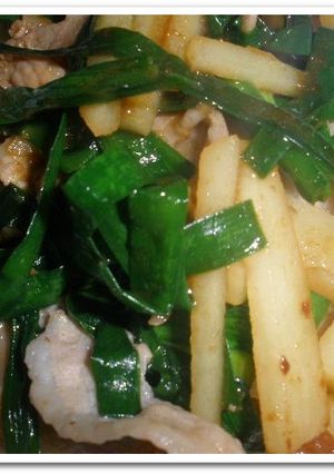 簡単！焼き肉のタレＤＥにらじゃが豚♪-レシピのメイン写真