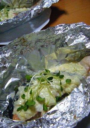 鮭のホイル焼き～新玉マヨソース～-レシピのメイン写真