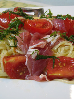 トマトマリネと生ハムの冷たいパスタ-レシピのメイン写真