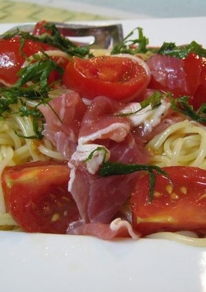 トマトマリネと生ハムの冷たいパスタ-レシピのメイン写真