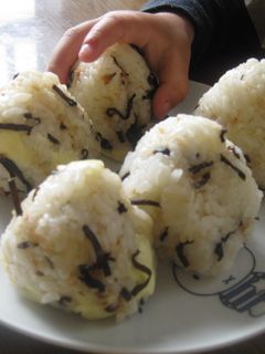 チーズでこってり海のおにぎり-レシピのメイン写真