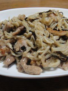 超簡単☆えのき茸と豚肉の塩昆布炒め-レシピのメイン写真