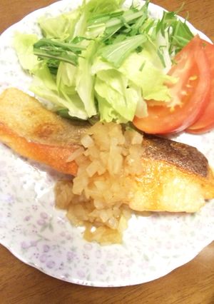 サーモンムニエルの玉ねぎソース添え-レシピのメイン写真