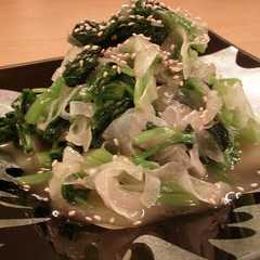 รูปของ ほうれん草と新たまねぎのナムル
